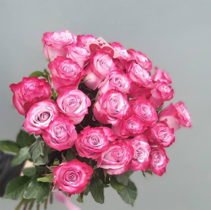 25 импортных роз